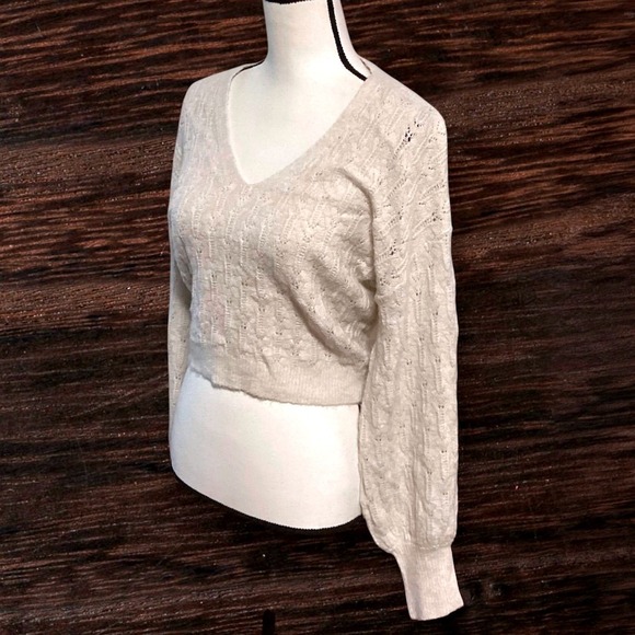Hippie Rose Women's Cream Cable Knit Tie Back Crop Sweater Size Medium NWT - Picture 3 of 10